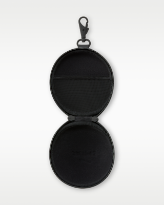 Nike SKIMS ハードシェルラウンドケース　キーチェーン NikeSKIMS Women's Hardshell Round Case. Nike.com